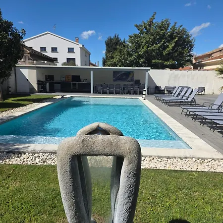Leonie Piscine Clim 5 1 Dortoir 15 Personnes Авіньйон