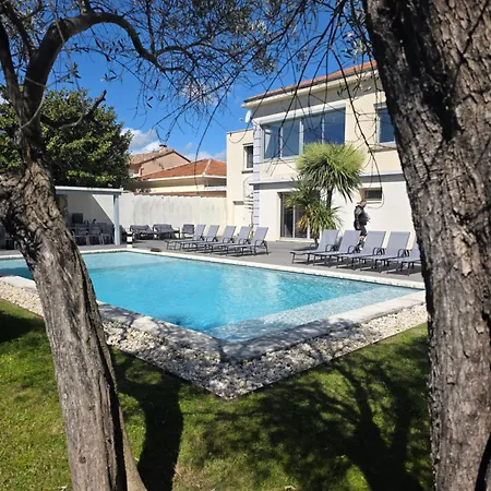 Leonie Piscine Clim 5 1 Dortoir 15 Personnes Авіньйон